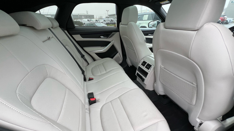 Jaguar F-Pace 2.0 D200 R-Dynamic Black 5dr Auto AWD Diesel Estate